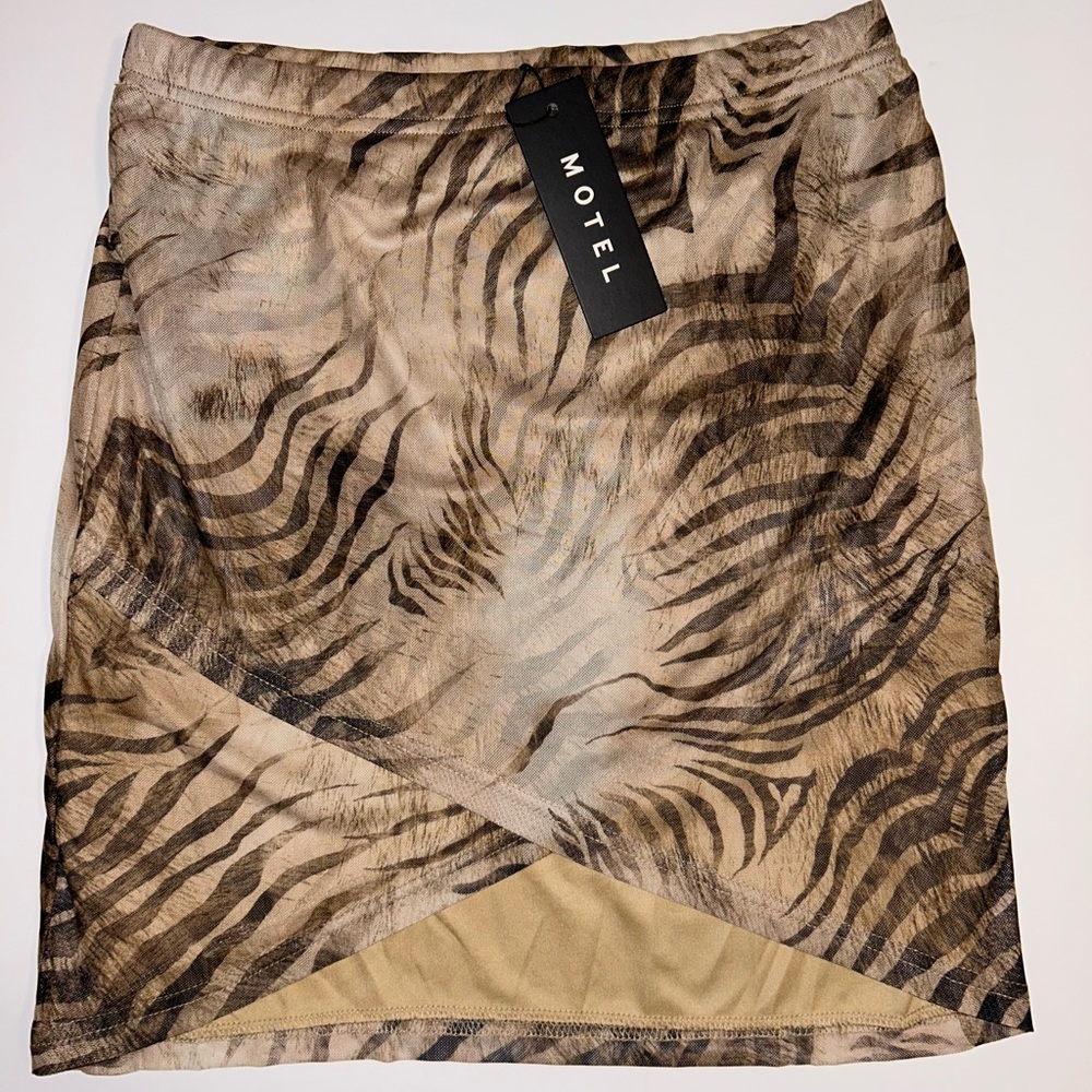 NWT  MOTEL Plata Skirt,‎ Tiger Brown pattern mini skirt sz Medium